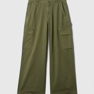 NWT never worn Gap baggy cargo pants PETITE